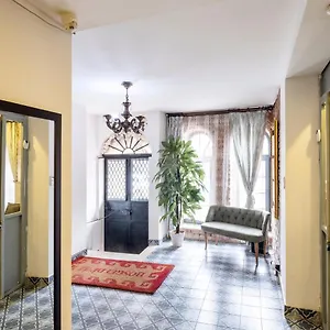 The Red Tent 88 Apart Otel İstanbul